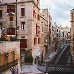 Charming With Sea Views & Maltese Balcony By 360 Estates Апартаменты