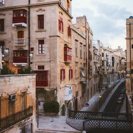 Charming With Sea Views & Maltese Balcony By 360 Estates Appartamento