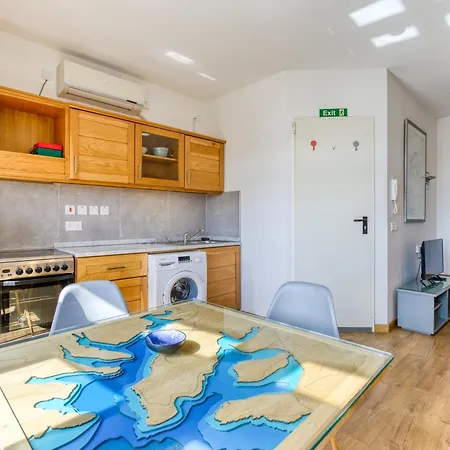 Apartment Charming With Sea Views & Maltese Balcony By 360 Estates Valletta