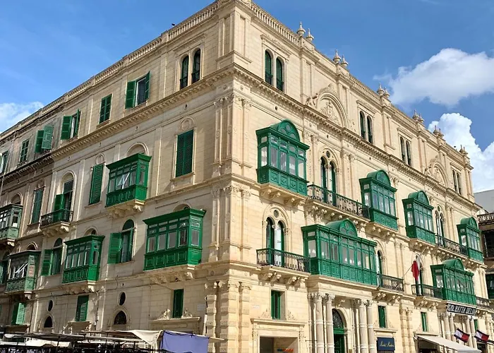 Charming With Sea Views & Maltese Balcony By 360 Estates *