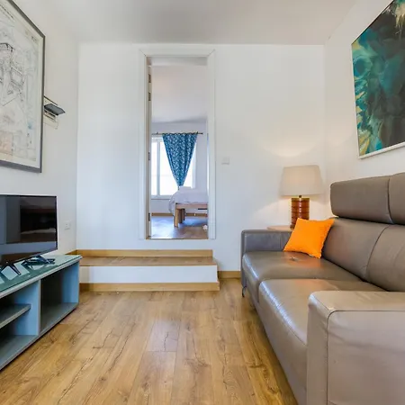 Charming With Sea Views & Maltese Balcony By 360 Estates