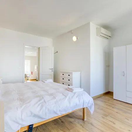 Apartament Charming With Sea Views & Maltese Balcony By 360 Estates