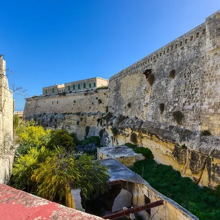 Daire Charming With Sea Views & Maltese Balcony By 360 Estates