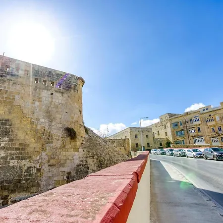 Daire Charming With Sea Views & Maltese Balcony By 360 Estates Valletta