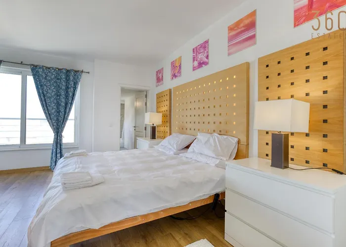 Charming With Sea Views & Maltese Balcony By 360 Estates 公寓 *