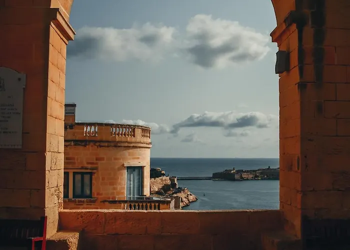 Charming With Sea Views & Maltese Balcony By 360 Estates 瓦莱塔
