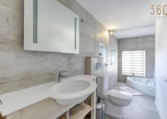 Charming With Sea Views & Maltese Balcony By 360 Estates فاليتا